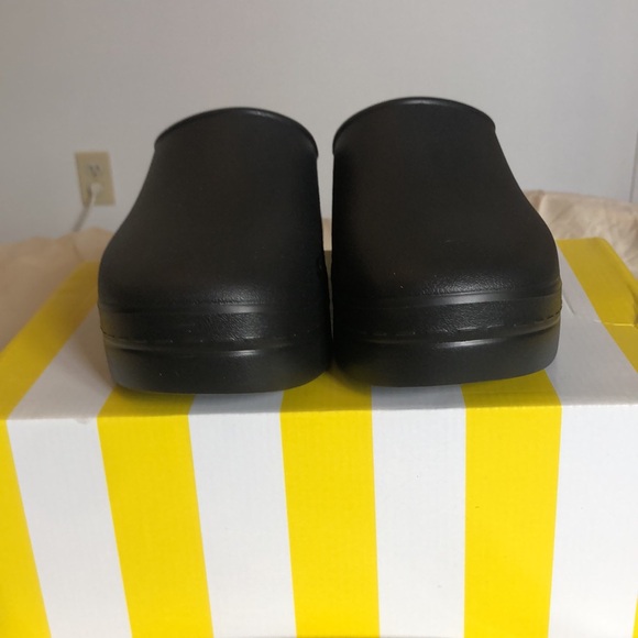 Lemon Jelly Magnolia Mules 🍋 - Picture 6 of 12